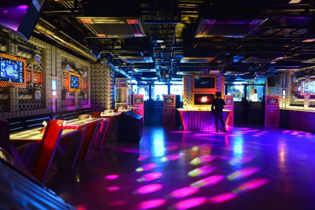 Top 10 Partying Clubs to Chill Out in Bangalore